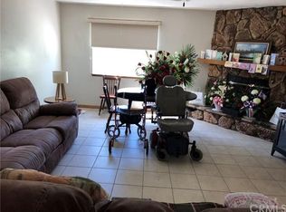 14408 Tonikan Rd, Apple Valley, CA 92307