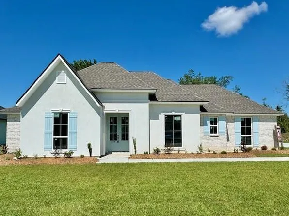 188 River Place Dr, Hahnville, LA 70057