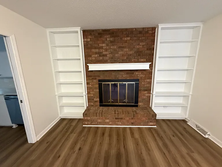 147 Crooked Ln — Photo 6