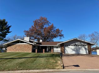 102 Crest Ct, Lake Saint Louis, MO 63367