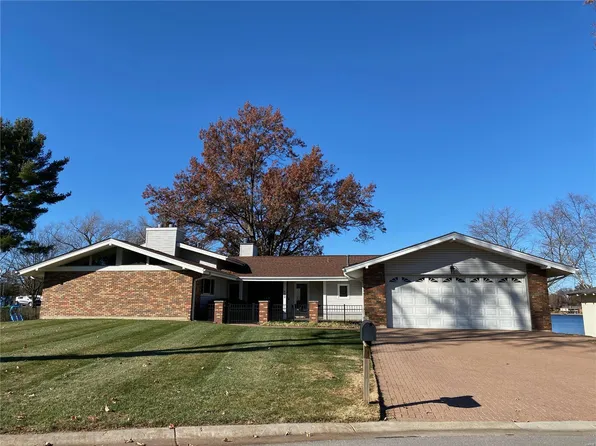 102 Crest Ct, Lake Saint Louis, MO 63367