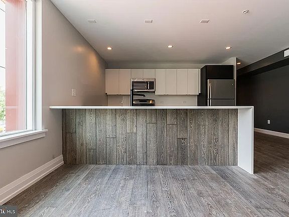 2nd image of 512 E Girard Ave #405