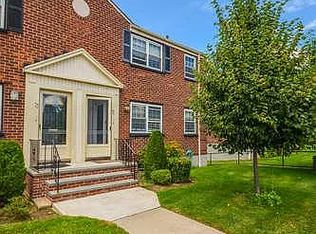 69-20 213th St #B, Oakland Gardens, NY 11364