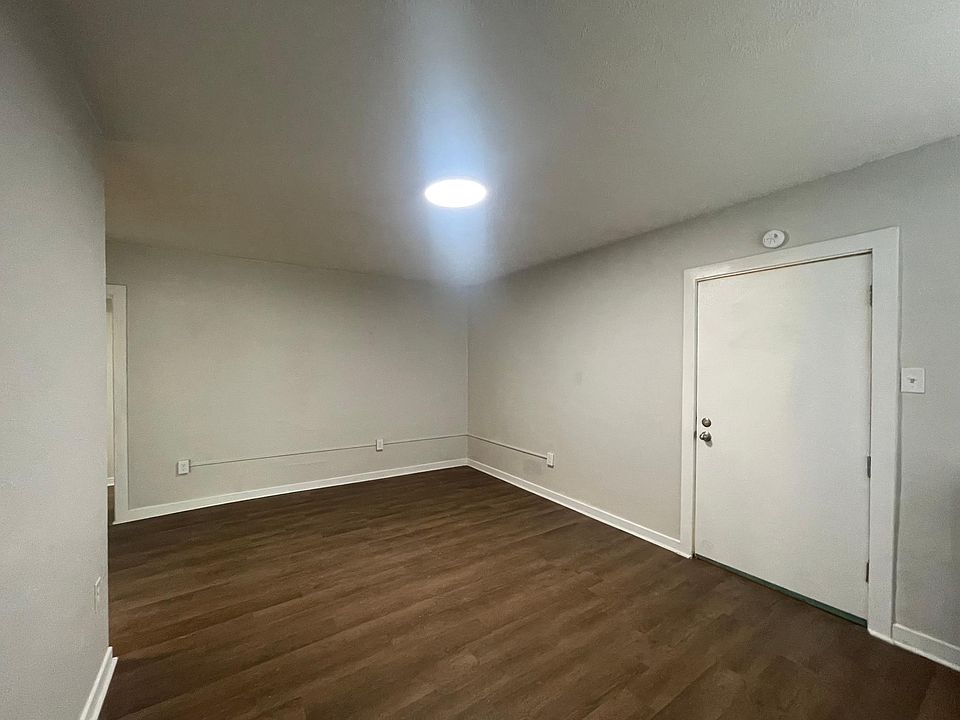 1st image of 2228 N Astor St #3