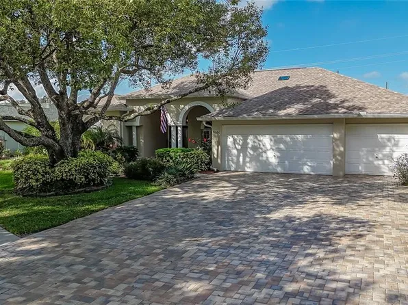 6505 Huntington Dr, Zephyrhills, FL 33542