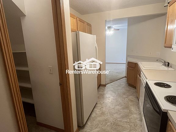 3rd image of 2404 Harvest Way