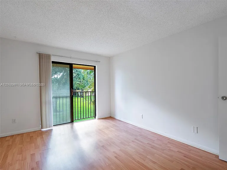 5801 Washington St #10 — Photo 12