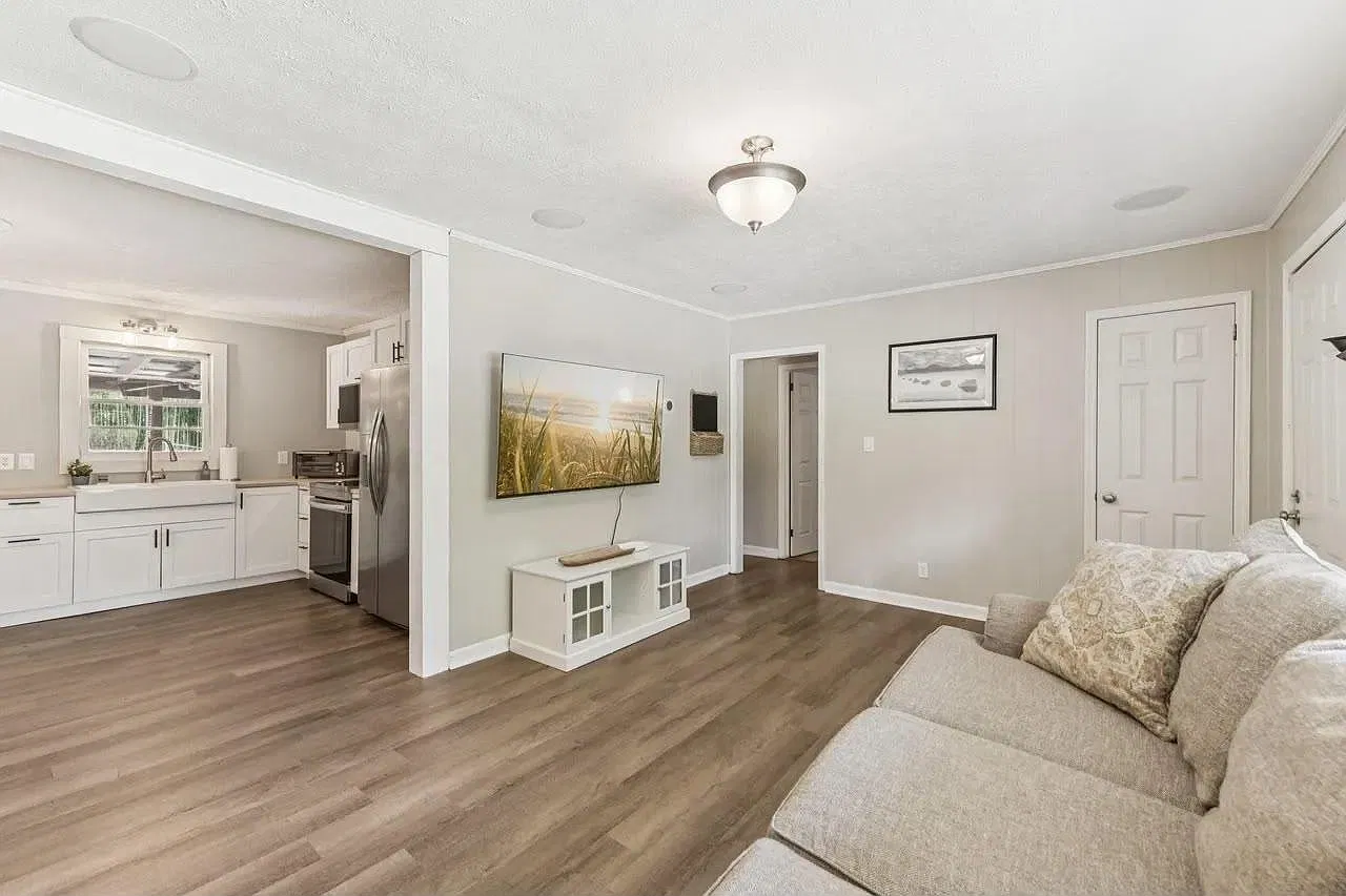 2 bed, 1.0 bath, 1160 sqft, $950 — Photo 4