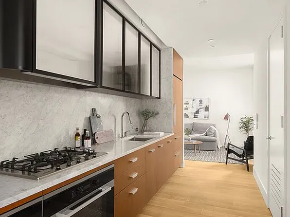 110 Charlton St APT 8E, New York, NY 10014