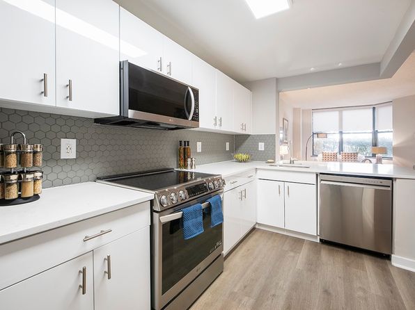 25 Avenue At Port #601