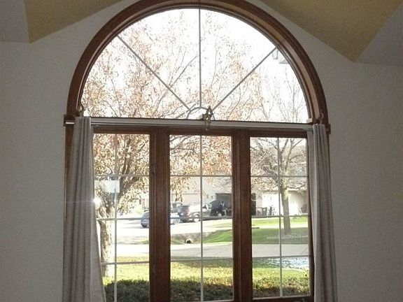 Attractive palladian window..