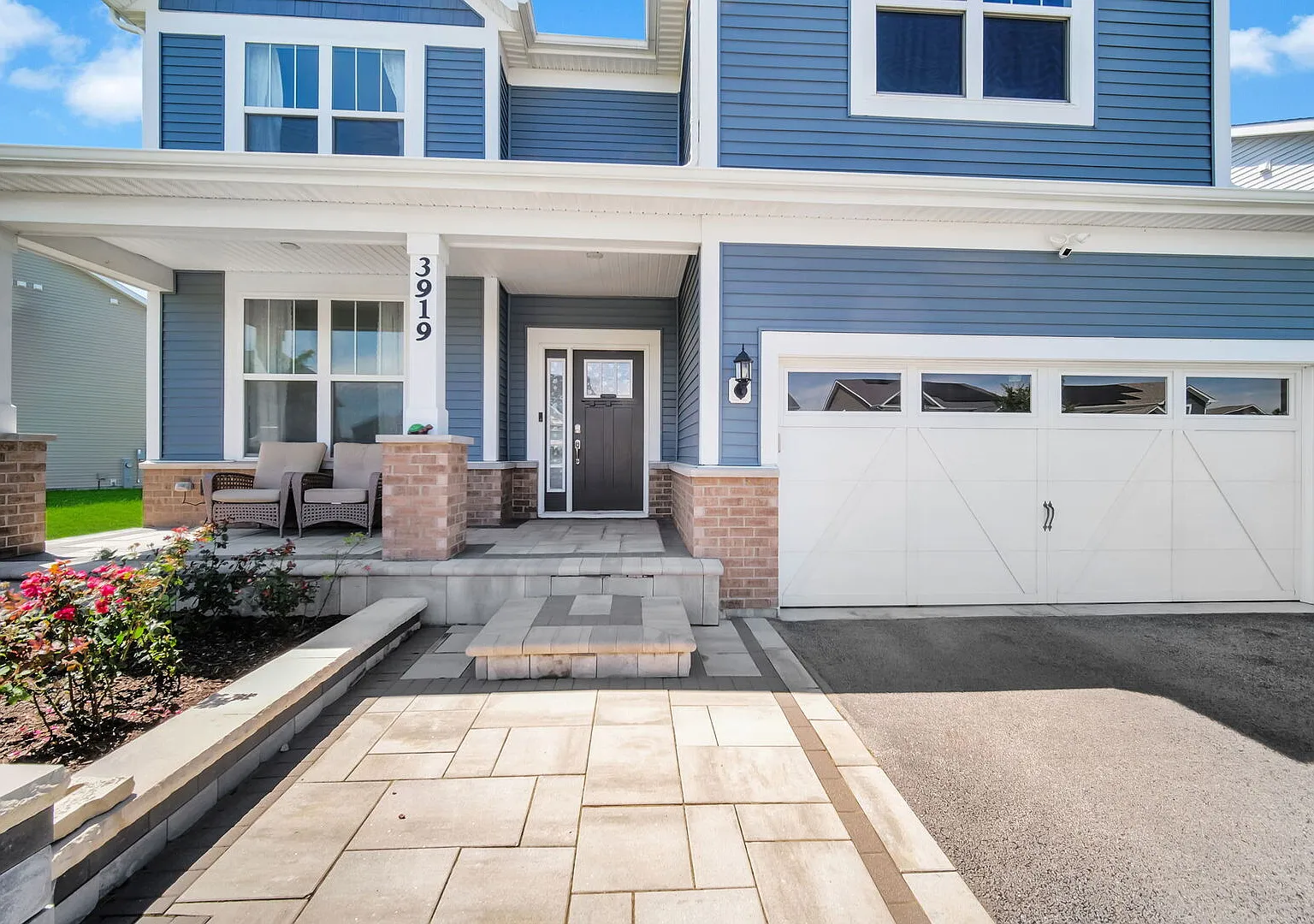 5 bed, 3261 sqft, $5,300 — Photo 2