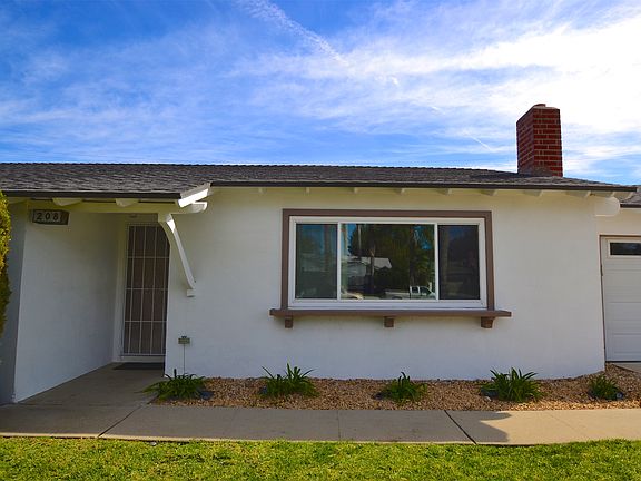 3rd image of 208 N. Wendy Dr.