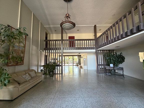 4th image of 1458 Hudson St #217