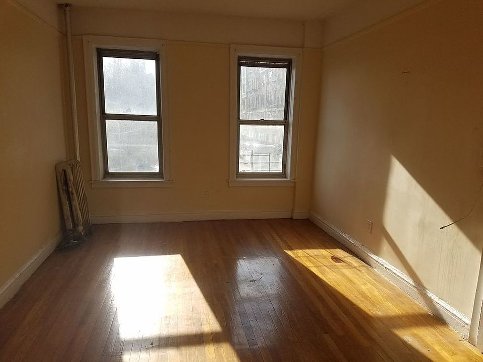 1st image of 428 E 22nd St #1L