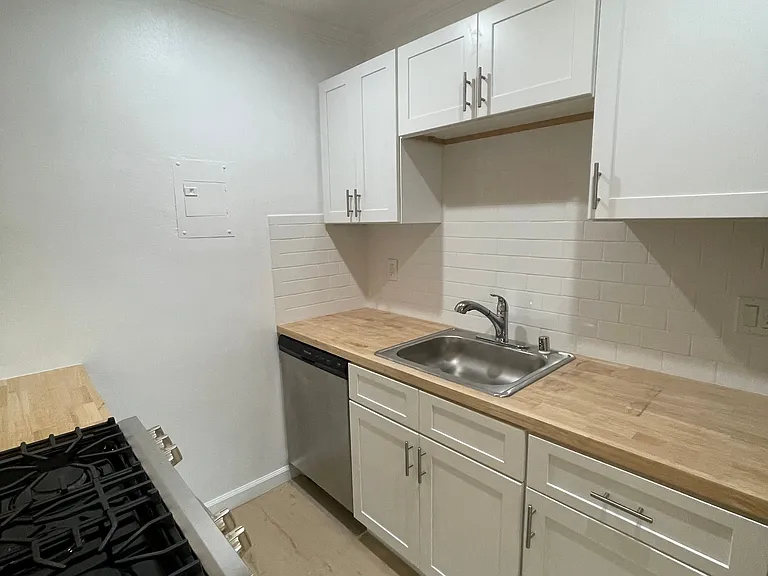 730 N Mariposa Ave — Photo 7