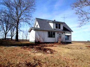 732 N Main St, Chadwick, IL 61014