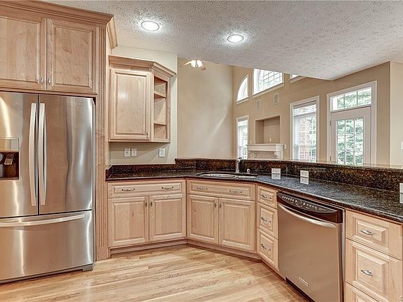 3rd image of 5501 Brickshire Dr