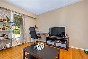 2095 Haig Dr — Photo 2