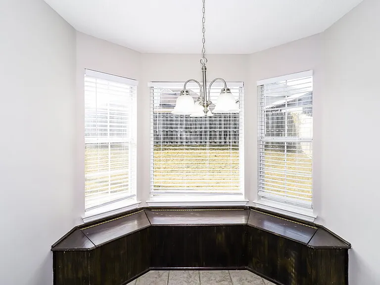 6963 Naples Dr — Photo 6