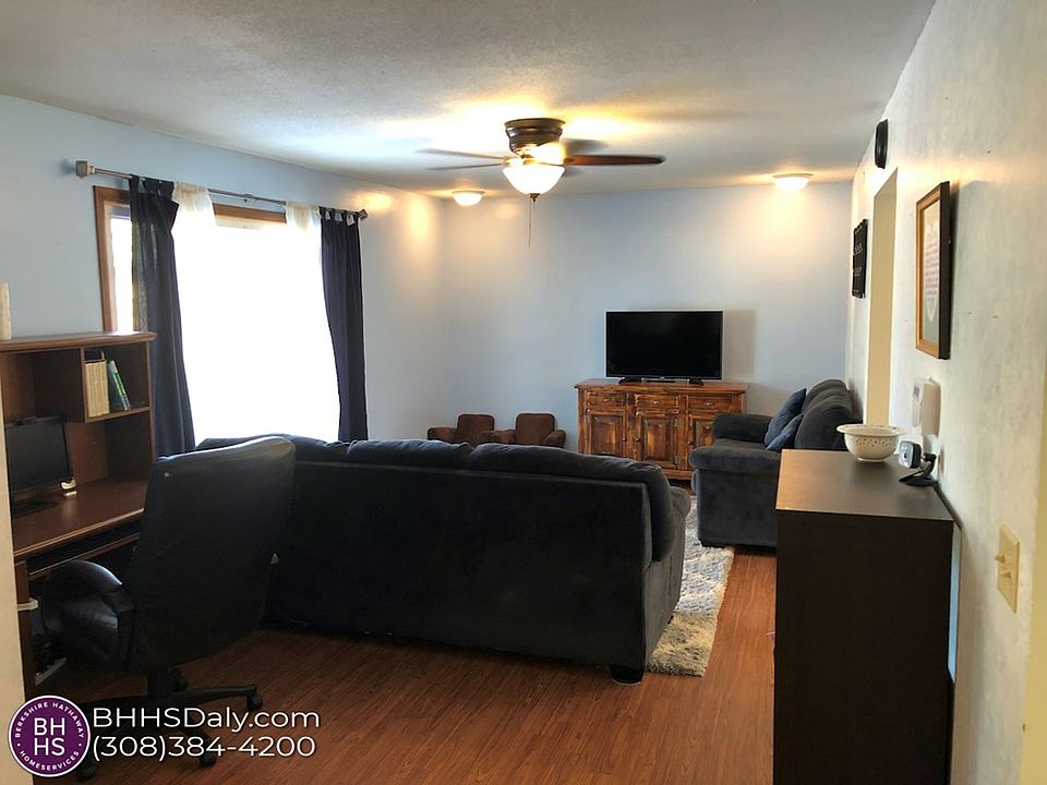 457 R St, Loup City, NE 68853 Zillow
