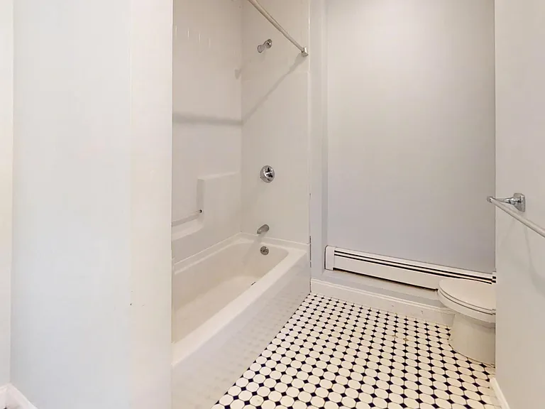 187 Main St #1 — Photo 10