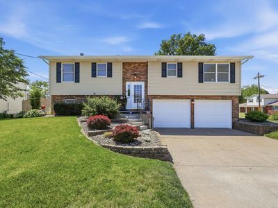 625 W Valley Dr, Eldridge, IA, 52748