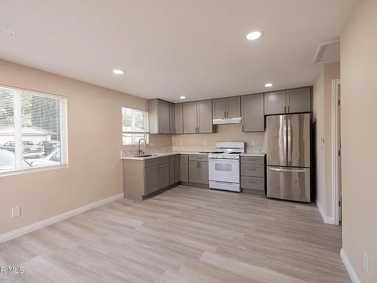 2345 Bryson Pl — Photo 1