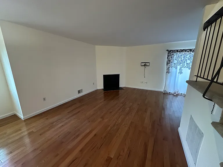 604 Wheatfield Ct #604 — Photo 6