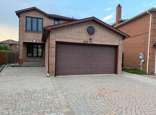 3271 Pilcom Cres, Mississauga, ON L5B3X5