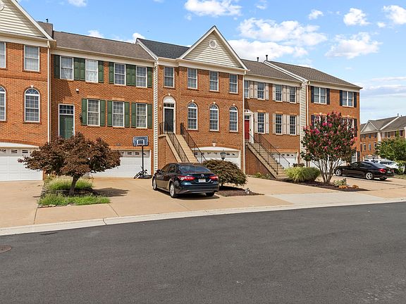 2nd image of 22576 Welborne Manor Sq