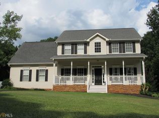 135 Crescent Cir, Newnan, GA 30265