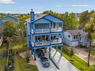 819 Elm Rd, Clear Lake Shores, TX 77565