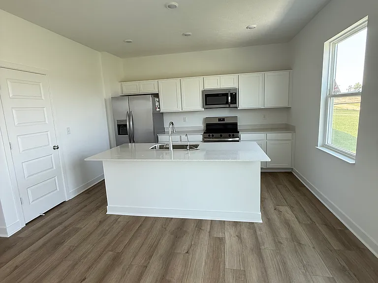 2980 Grand Ridge Dr — Photo 2