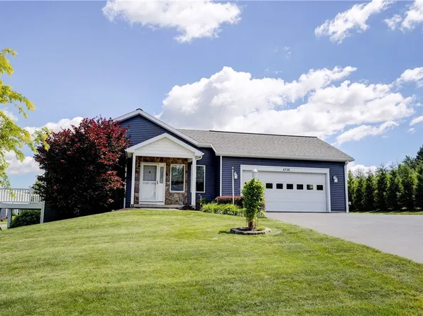4538 Lake Ridge Dr, Canandaigua, NY 14424