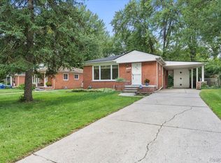 17329 Redwood Ave, Southfield, MI 48076