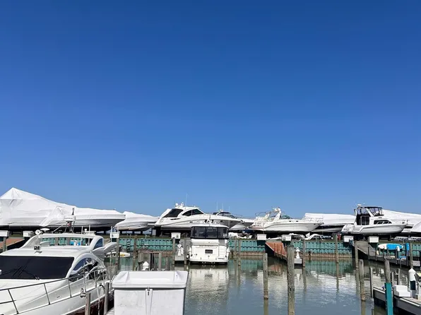 43 Evergreen Dr, Harrison Township, MI 48045