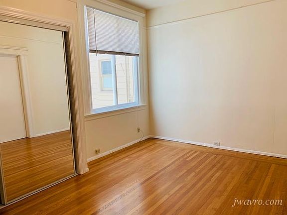 5th image of 2418 Van Ness Ave #3