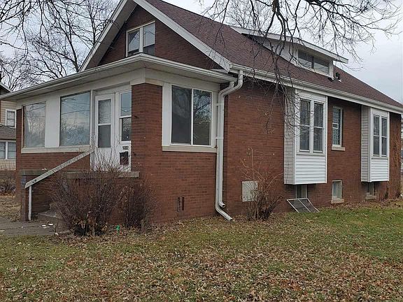 2nd image of 2916 N Knoxville Ave