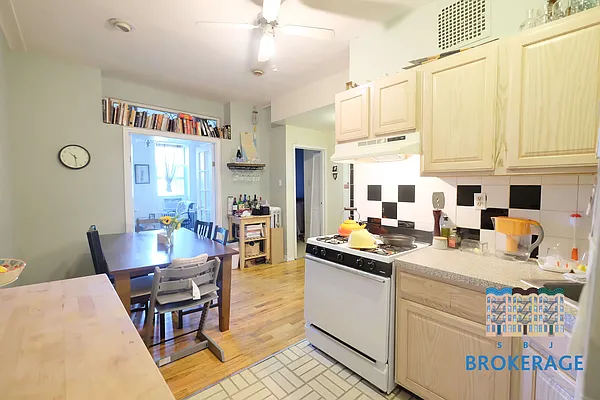 Rented by SBJ Brokerage, LLC | media 17