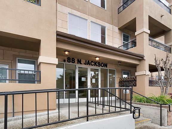 5th image of 88 N Jackson Ave Unit 208