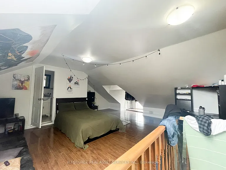 167 Markham St #2 — Photo 12