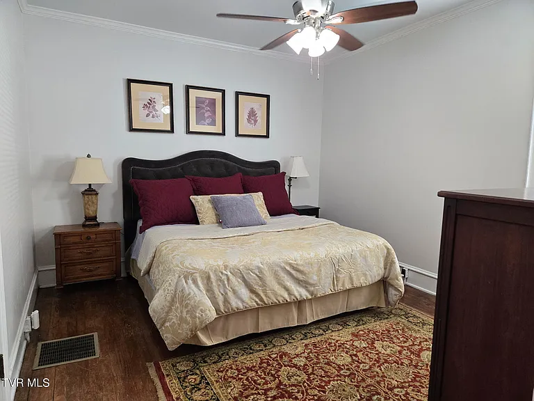 428 Maple St — Photo 10