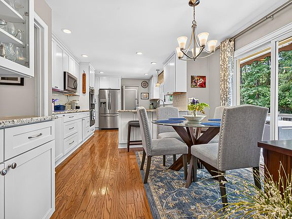 3rd image of 311 Mayfield St
