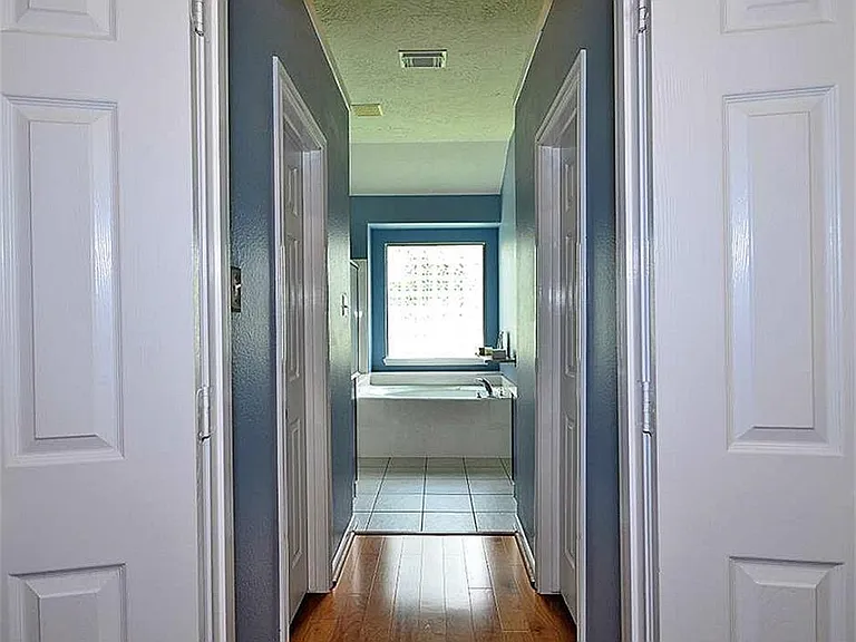 21114 Albany Park Ln — Photo 17