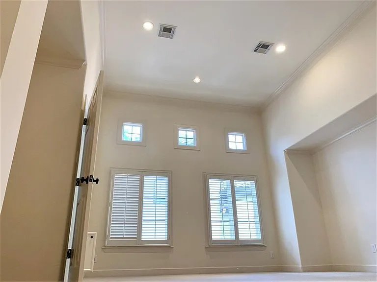 5033 La Branch St — Photo 11