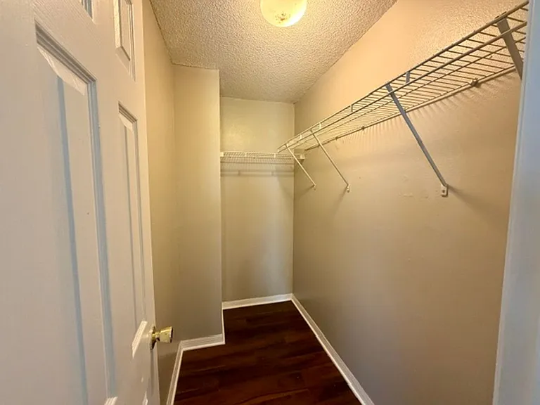 3175 Victoria Dr — Photo 11