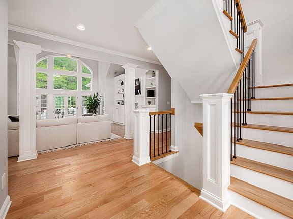 5th image of 5023 Oakmont Pl