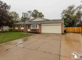 7445 Nottingham St, Lambertville, MI 48144