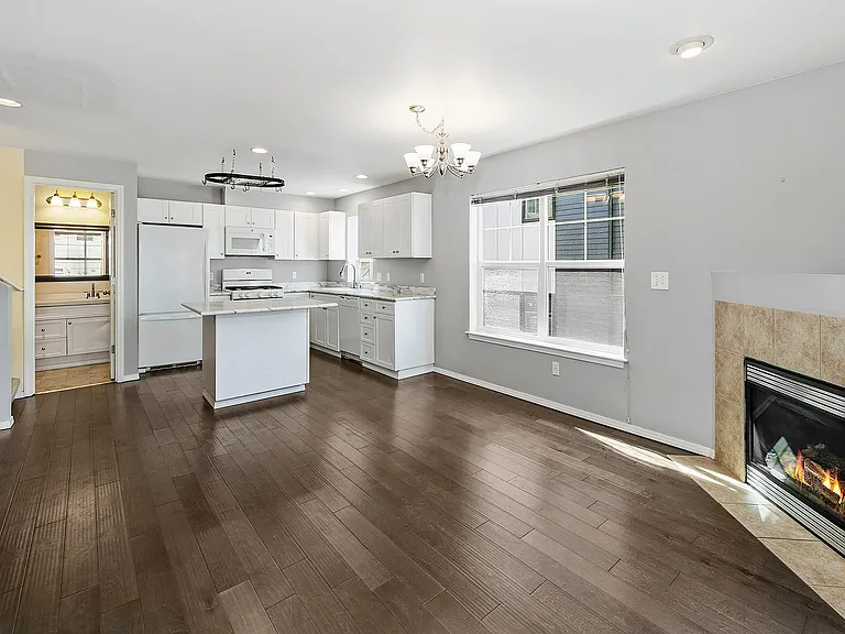 14347 Stone Ave N #A — Photo 2